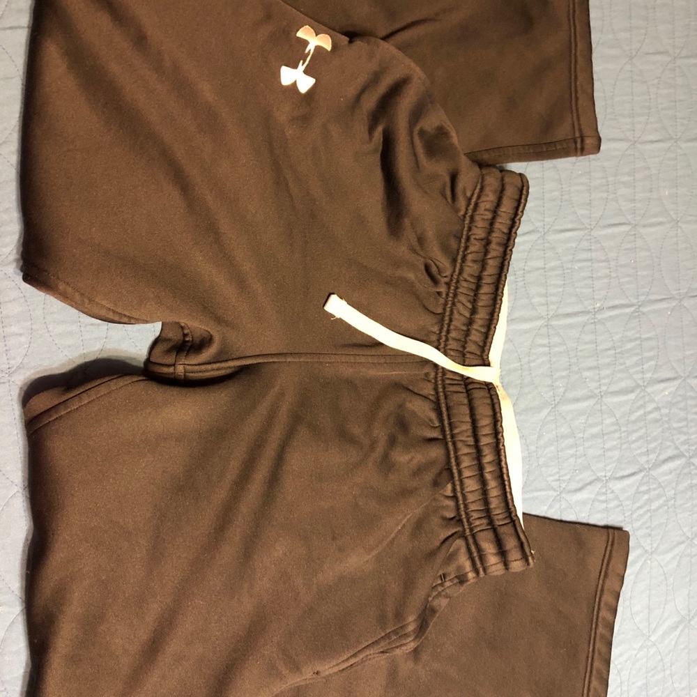 Men’s medium underamour sweats